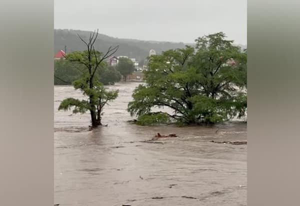 டெக்சாஸ் கனமழை, வெள்ளத்தில் சிக்கி பலியானோர் எண்ணிக்கை 82 ஆக ஏற்றம்