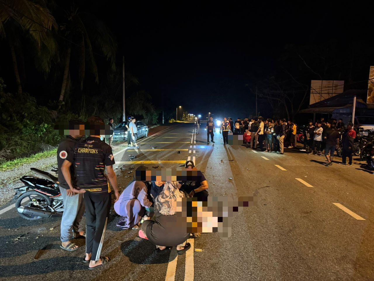 லோரியினால் மோதப்பட்ட இரு இளைஞர்கள் உயிரிழந்தனர்