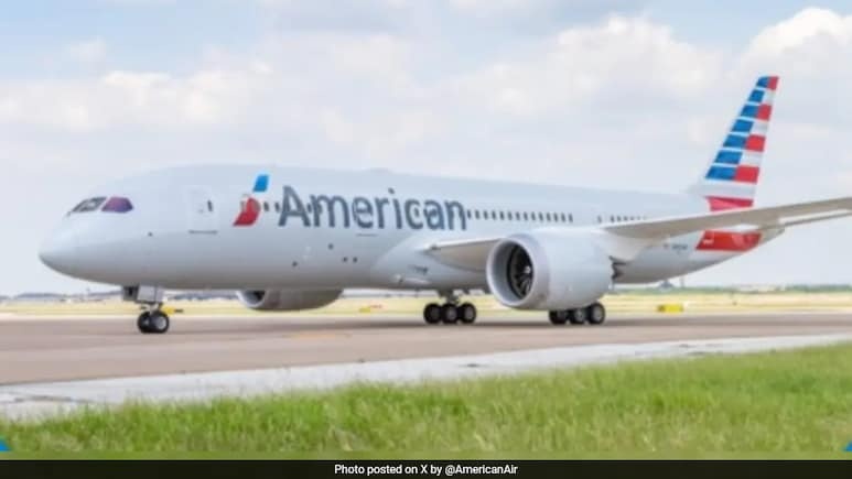 அமெரிக்கன் ஏர்லைன்ஸ் விமானம்  அவசரமாகத் தரையிறக்கப்பட்டது