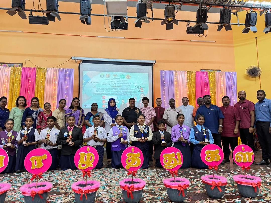 மலாக்கா மண்ணில் தமிழ்மொழிக்கு மகுடம் சூட்டிய செந்தமிழ் விழா - மாண்புமிகு டத்தோ சண்முகம் தொடங்கி வைத்தார்