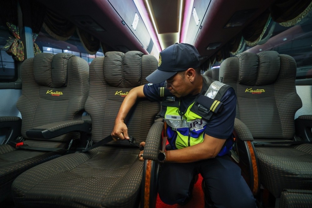 இருக்கையின் பெல்ட்டில் சிக்கல் இருந்தால் பேருந்து பயணிகள் புகார் அளிக்கலாம்