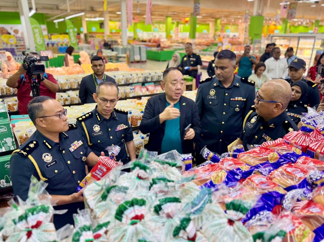 அத்தியாவசியப் பொருட்களின் விலை தொடர்ந்து கண்காணிக்கப்பட்டு வருகிறது