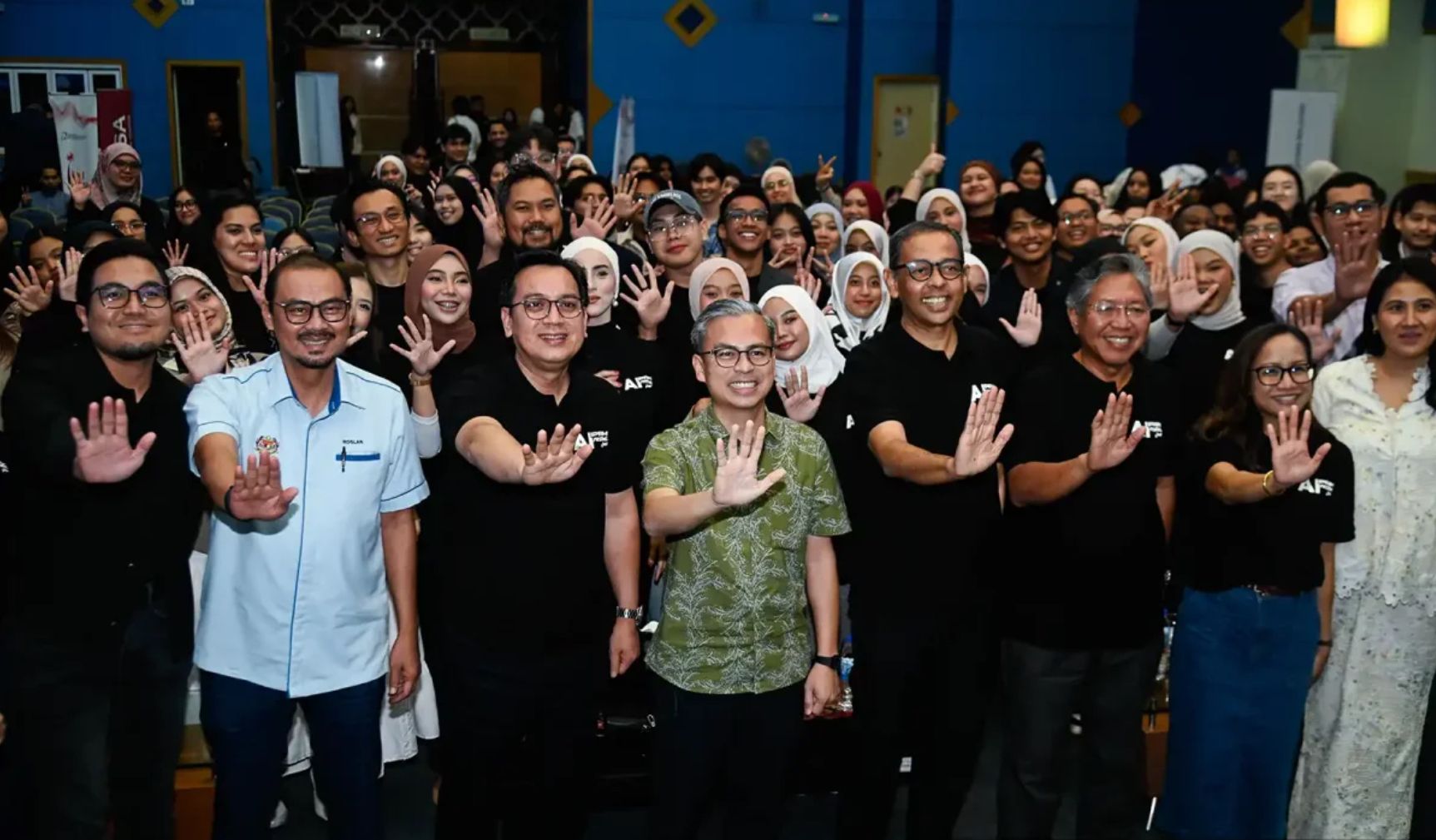 இணையப் பாதுகாப்புச் சட்டம் 2024: இனி ஏஐ உருவாக்கிய உள்ளடக்கத்திற்கு 'ஏஐ-ஆல் உருவாக்கப்பட்டது' முத்திரை கட்டாயம்!