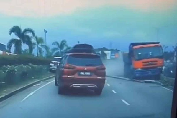 வேகக் கட்டுப்பாட்டை இழந்த லோரி எதிர்த்திசையில் நுழைந்தது