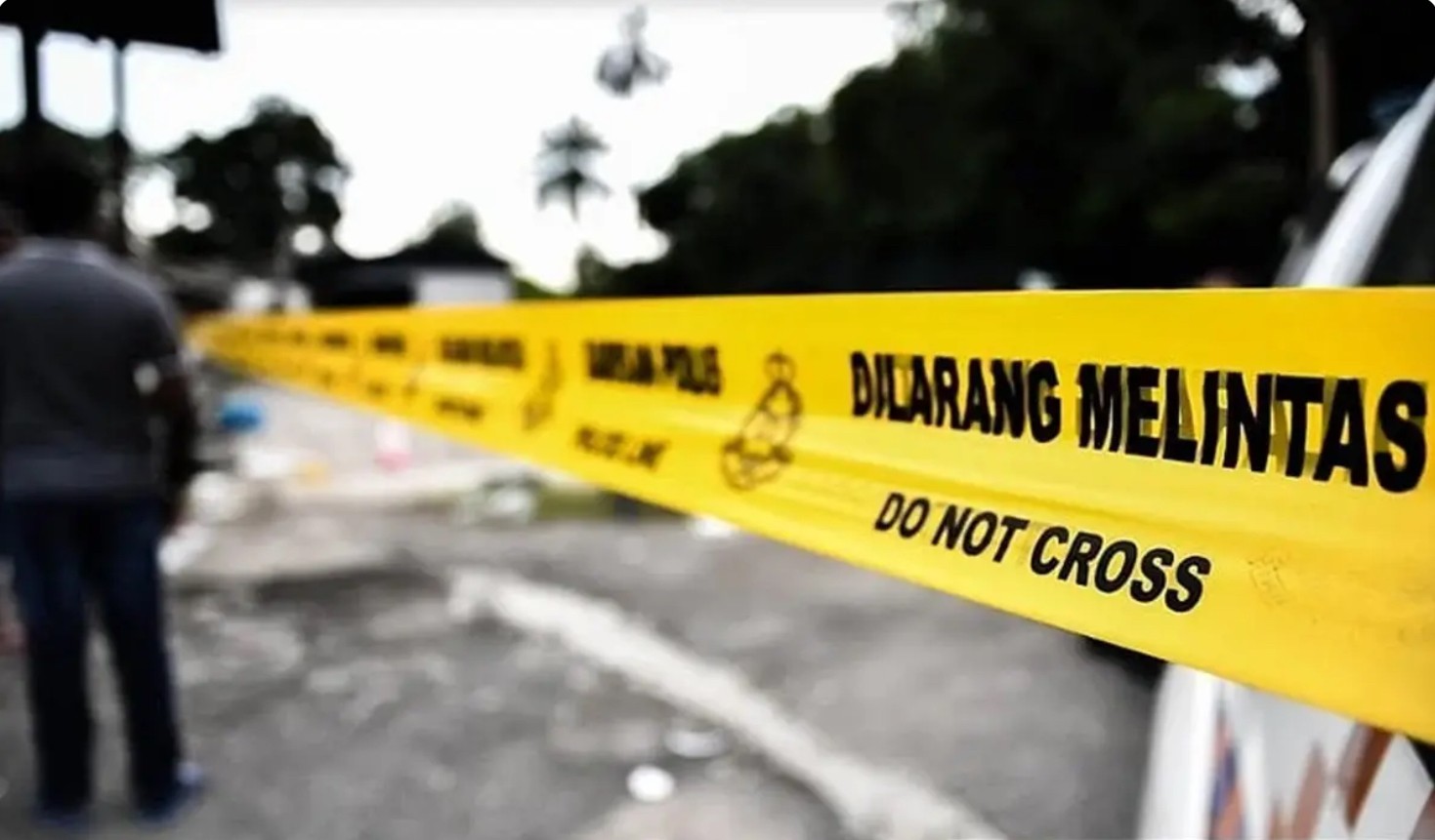 ஆடவர் அடித்துக் கொலை: தந்தையும் மகனும் கைது