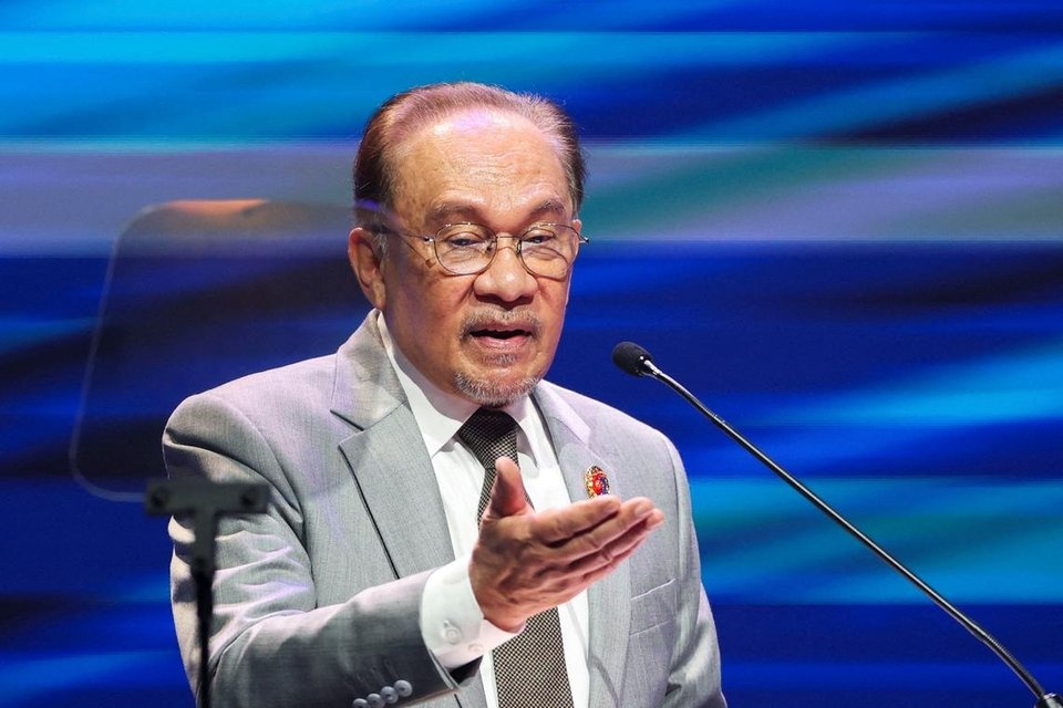 சண்டை நிறுத்தம் குறித்துப் பரிசீலிக்க கம்போடியா, தாய்லாந்து தயார்: பிரதமர் அன்வார்