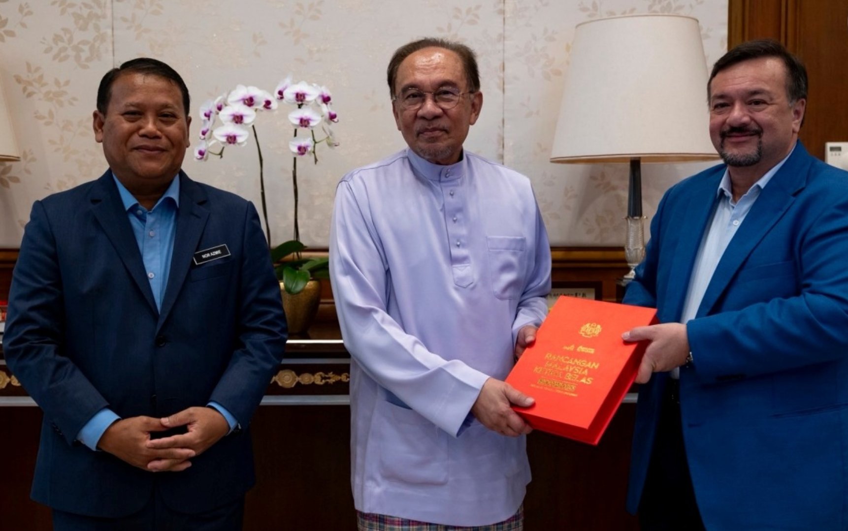 13 ஆவது மலேசியத் திட்டம் நாடாளுமன்றத்தில் நாளை தாக்கல் செய்யப்படுகிறது: இந்தியர்களைத் தேசிய நீரோடையில் இணக்குமா?