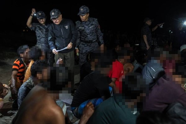 சட்டவிரோதக் குடியேற்றச் சோதனை: கணவன், குழந்தைகளை தவிக்க விட்டு தப்பியோடிய தாய்