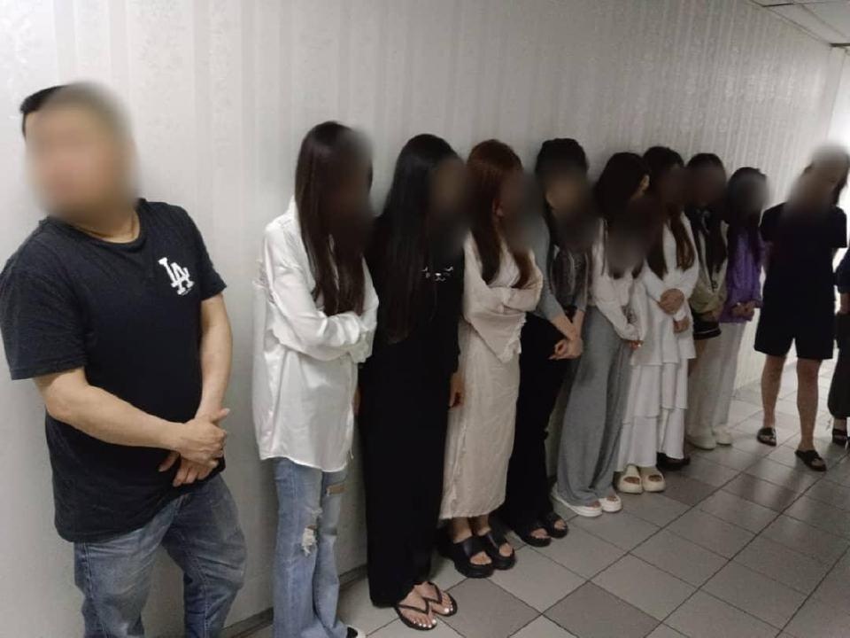 ஓப் நோடா சோதனையில் 21 பெண்கள் கைது