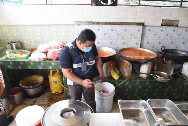 ஜார்ஜ்டவுனில் நான்கு உணவகங்களை 14 நாட்களுக்கு மூட உத்தரவு