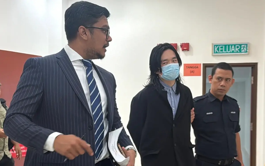 பல்கலைக்கழக மாணவன் மீது குற்றச்சாட்டு