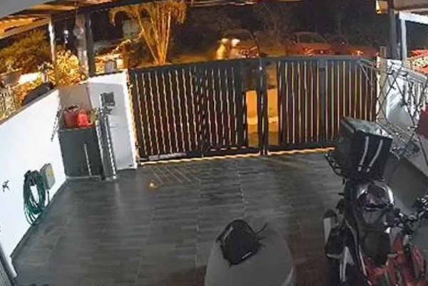 அந்த சந்தேகப் பேர்வழிகளைப் போலீஸ் தீவிரமாகத் தேடி வருகிறது