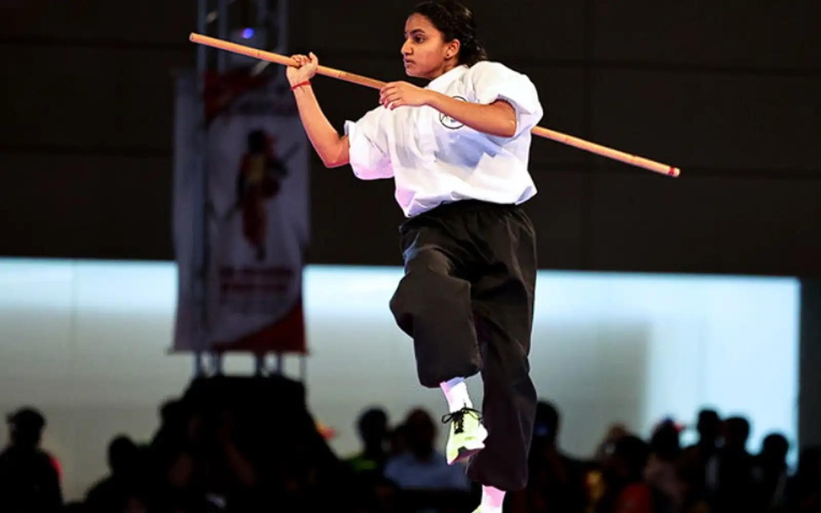 சிலம்பம் அகற்றப்பட்டது இன விவகாரமாகப் பார்க்க வேண்டாம்