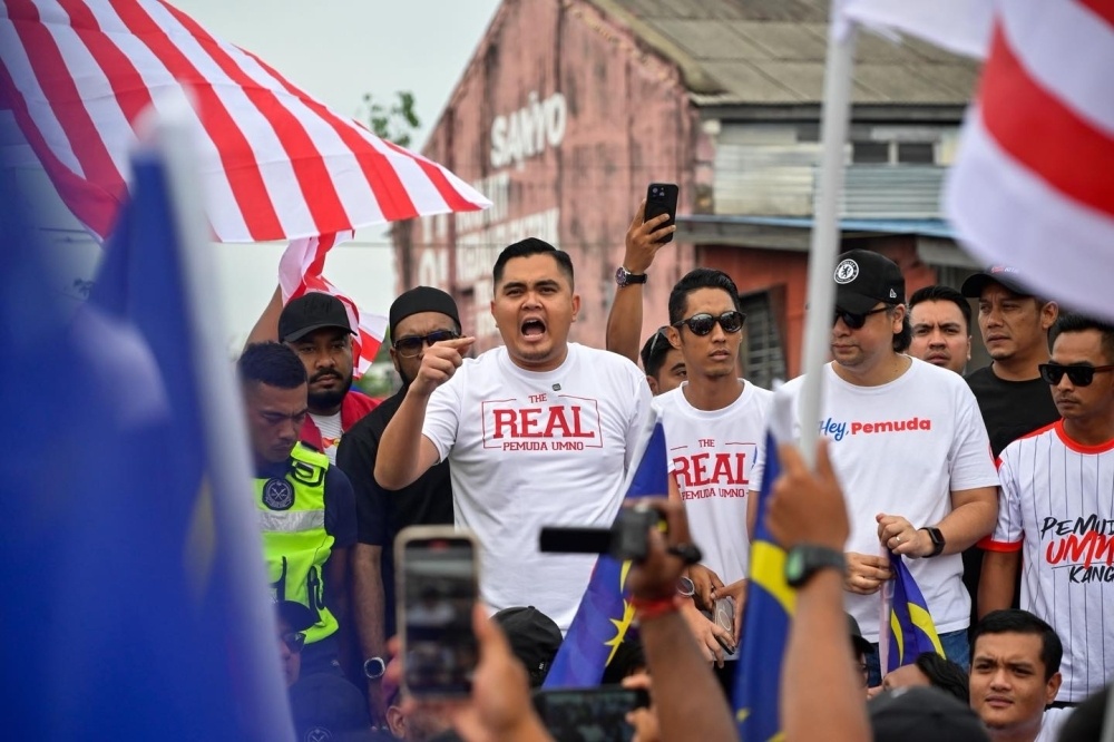 விசாரணை வளையத்திற்குள் கொண்டு வரப்படுகிறார் அம்னோ இளைஞர் பிரிவுத் தலைவர் டாக்டர் அக்மால்