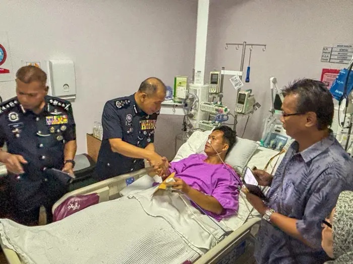 கத்திக் குத்துக்கு ஆளான போலீஸ்காரரை ஐஜிபி நேரில் சென்று நலம் விசாரித்தார்