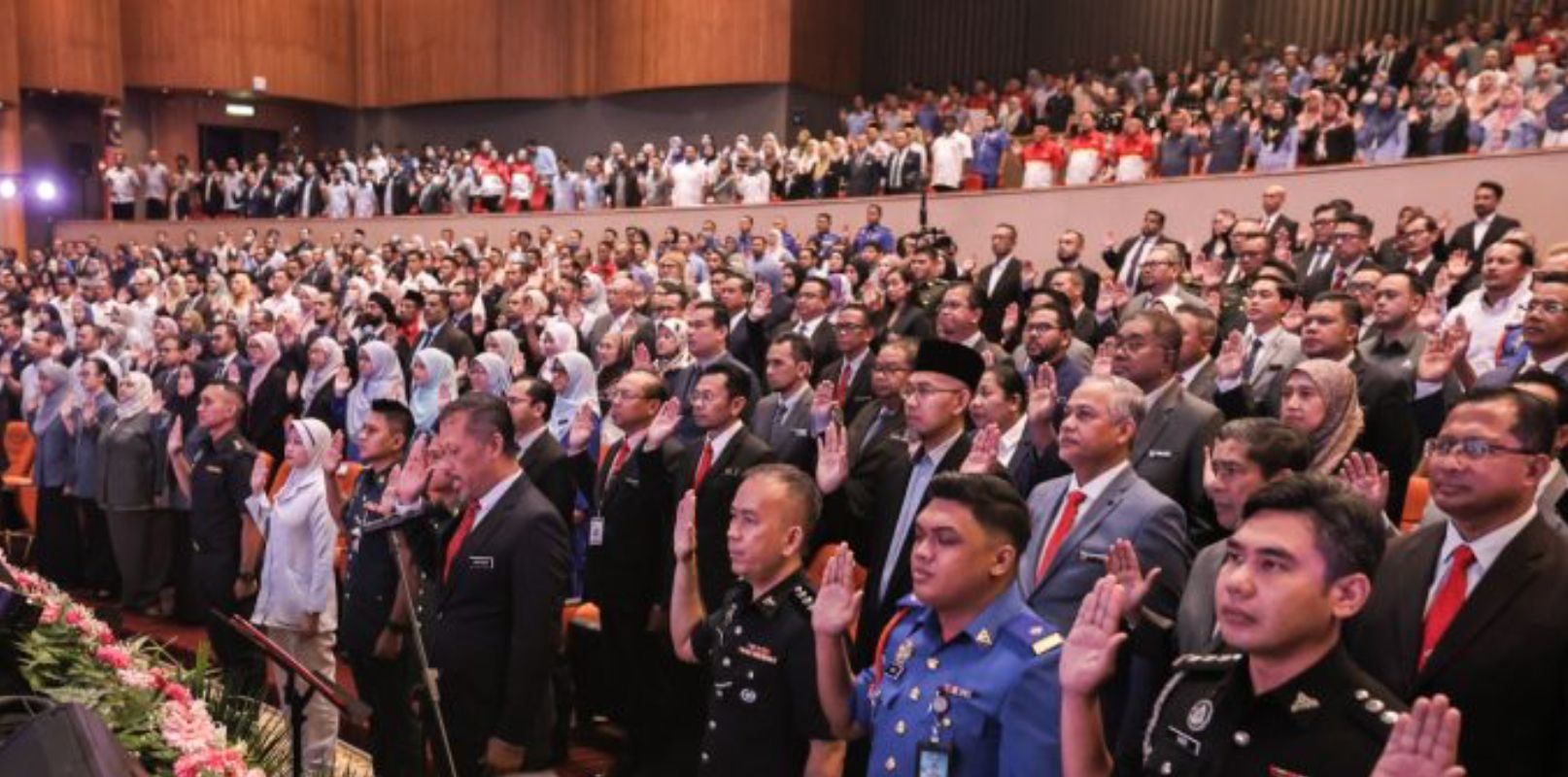 அரசாங்க ஊழியர்களின் பணி ஓய்வு வயது வரம்பை உயர்த்துவது குறித்து ஆராயப்படும்