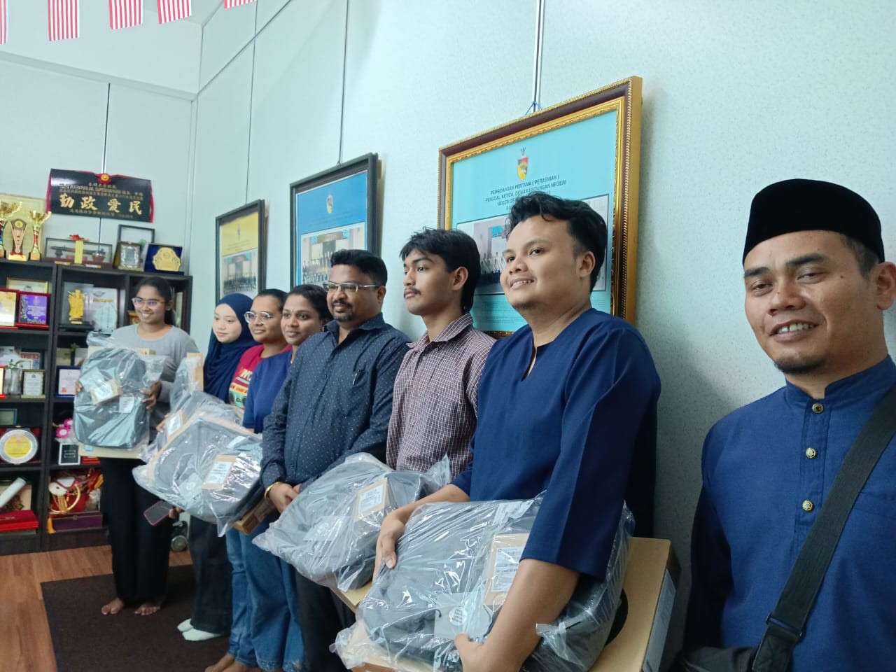 நெகிரி செம்பிலான் மாநிலத்தின் யாயாசான் மடிக் கணினி வழங்கும் நிகழ்வு