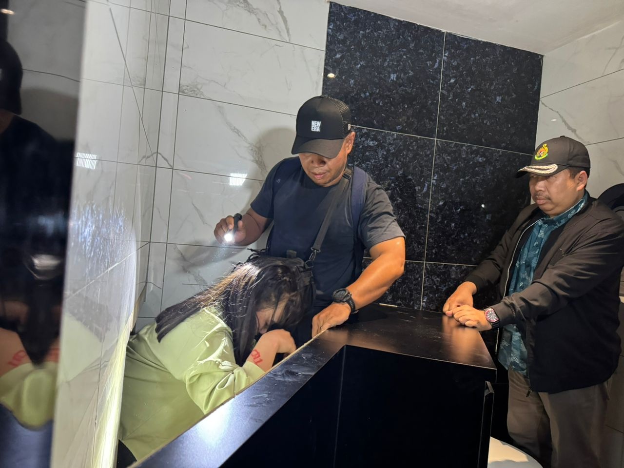 35 பெண்கள் உட்பட 37 பேர் கைது