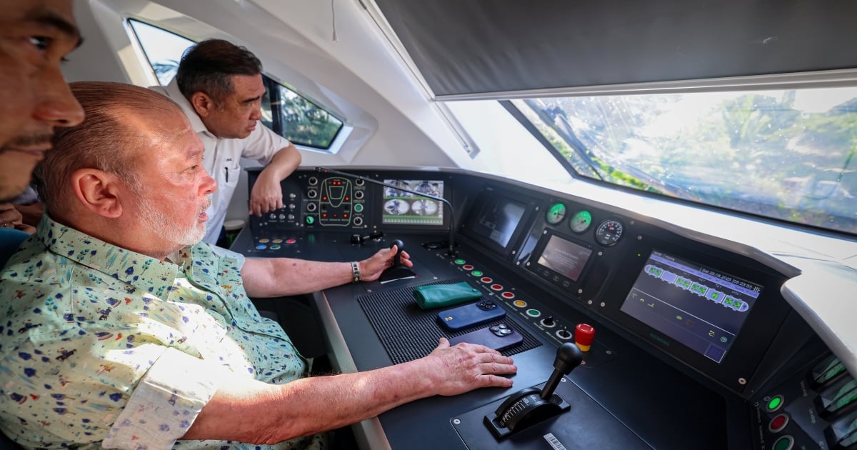 ETS3 ரயில் சேவையை மாமன்னர் தொடக்கி வைத்தார்