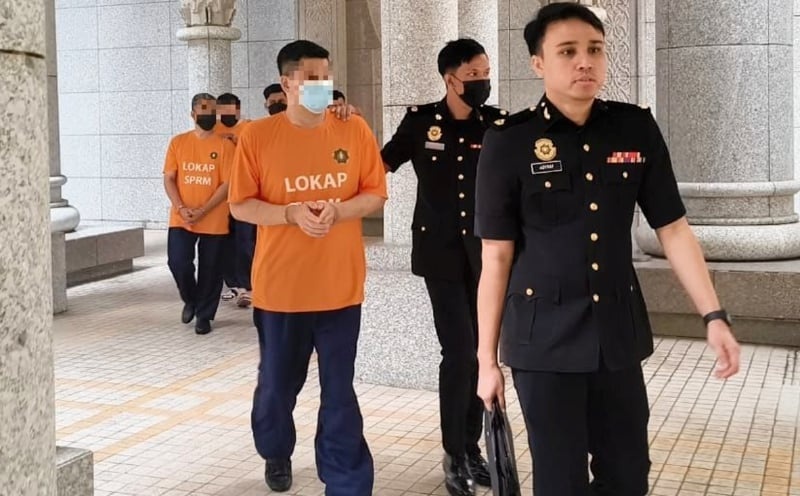 டிபிகேஎல் மூத்த இயக்குநர் மீது தொடர்ந்து விசாரணை