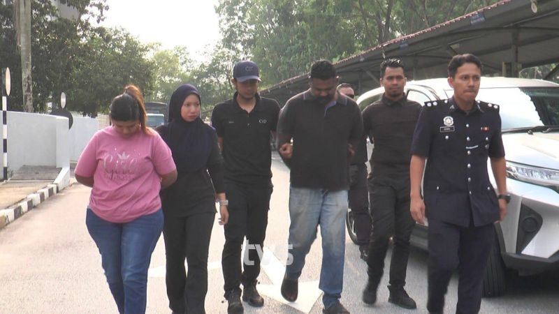 மூன்று வளர்ப்புப் பிள்ளைகளை அடித்துக் காயத்தை விளைவித்ததாக டெக்னிஷன் மீது குற்றச்சாட்டு