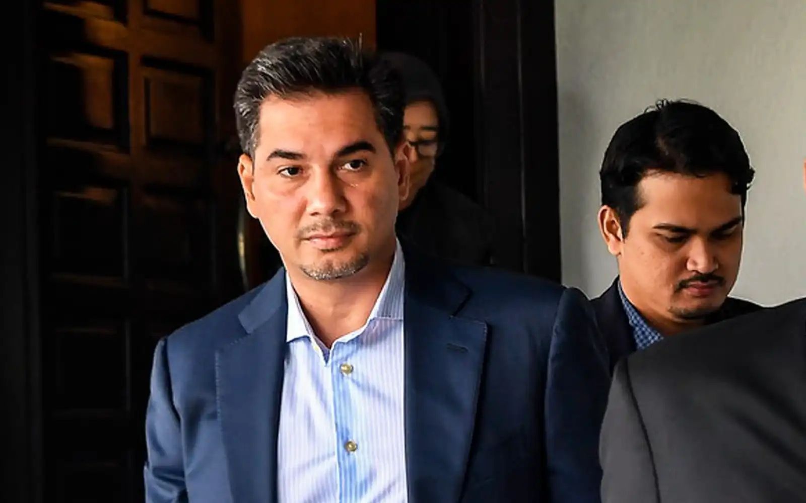 பெர்சத்து கட்சியின் முக்கியத் தலைவர் 12 ஊழல் குற்றச்சாட்டுகளிலிருந்தும் விடுவிக்கப்பட்டார்