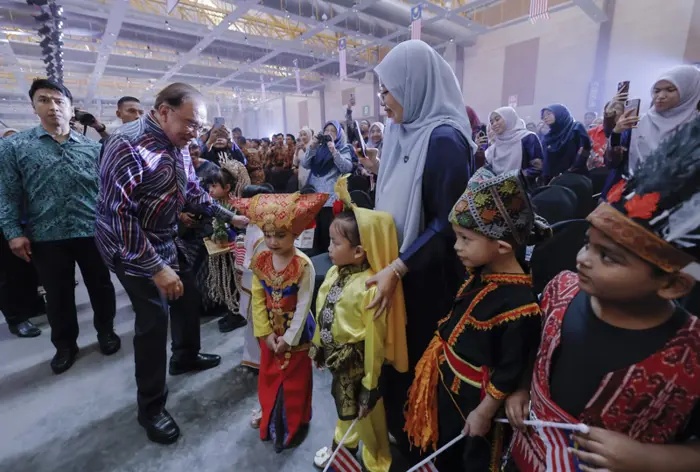 மற்றவர்களை அவமதிப்பதற்கு இனப் பெருமையைப் பயன்படுத்த வேண்டாம்: பிரதமர் வலியுறுத்து