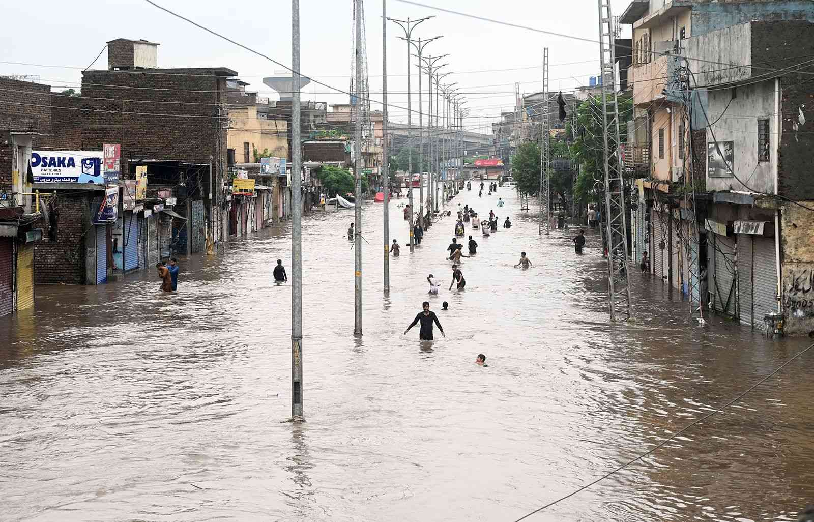 பாகிஸ்தான் கனமழைக்கு 154 பேர் பலி