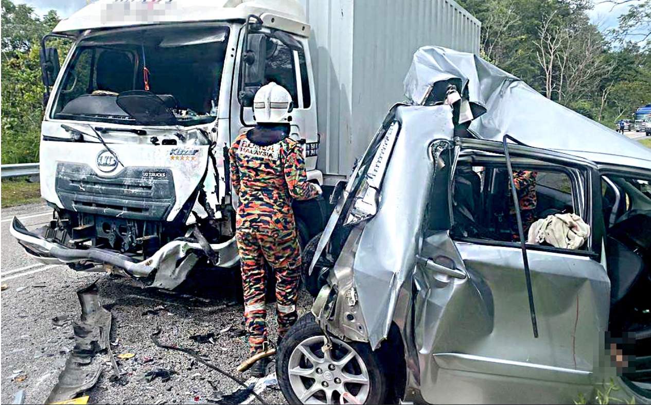 ஜெலி அருகே விபத்து: பெண், கைக்குழந்தை பலி, 5 பேர் காயம்