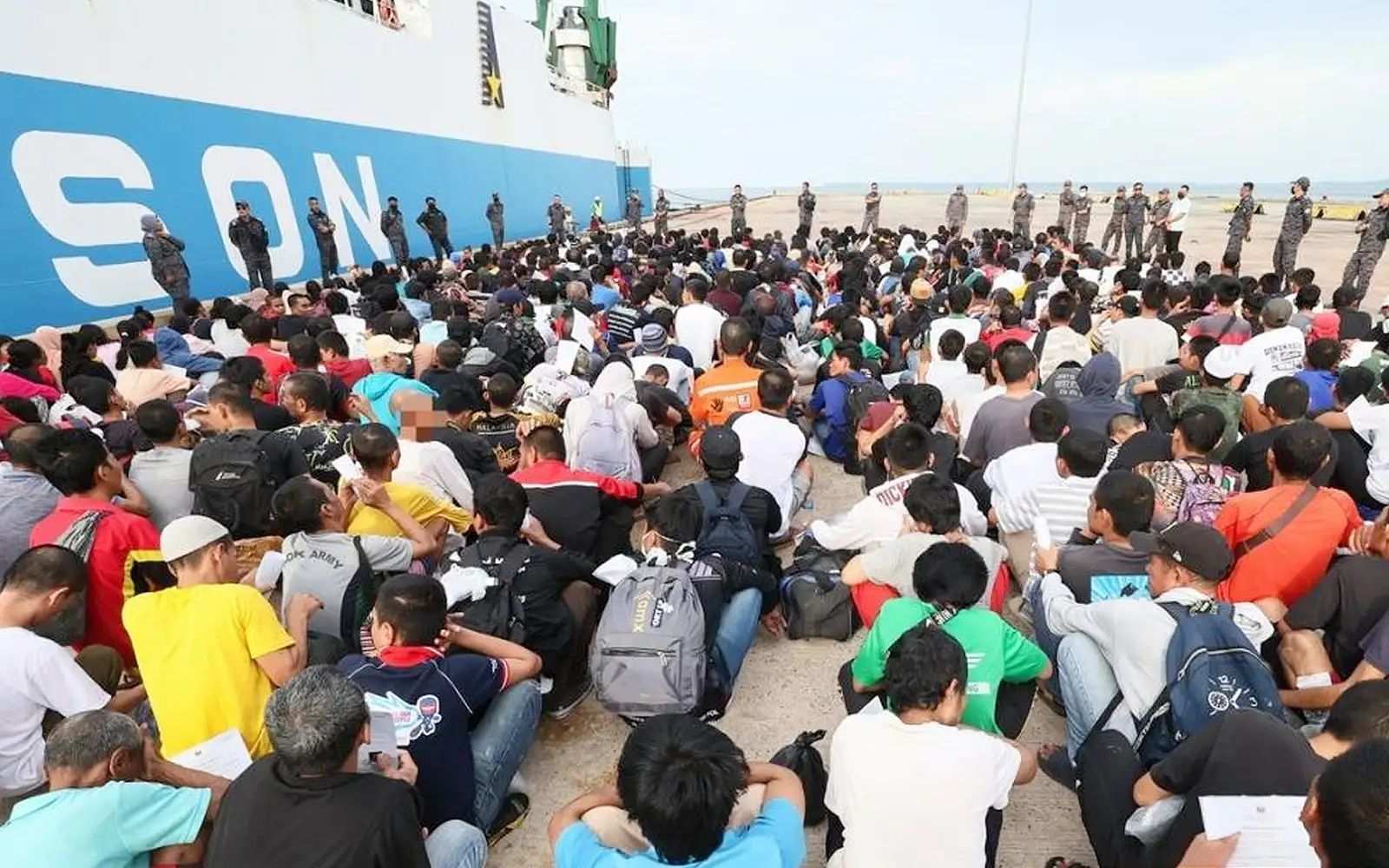 28 ஆயிரம் பேர் நாட்டை விட்டு வெளியேற்றப்பட்டுள்ளனர்