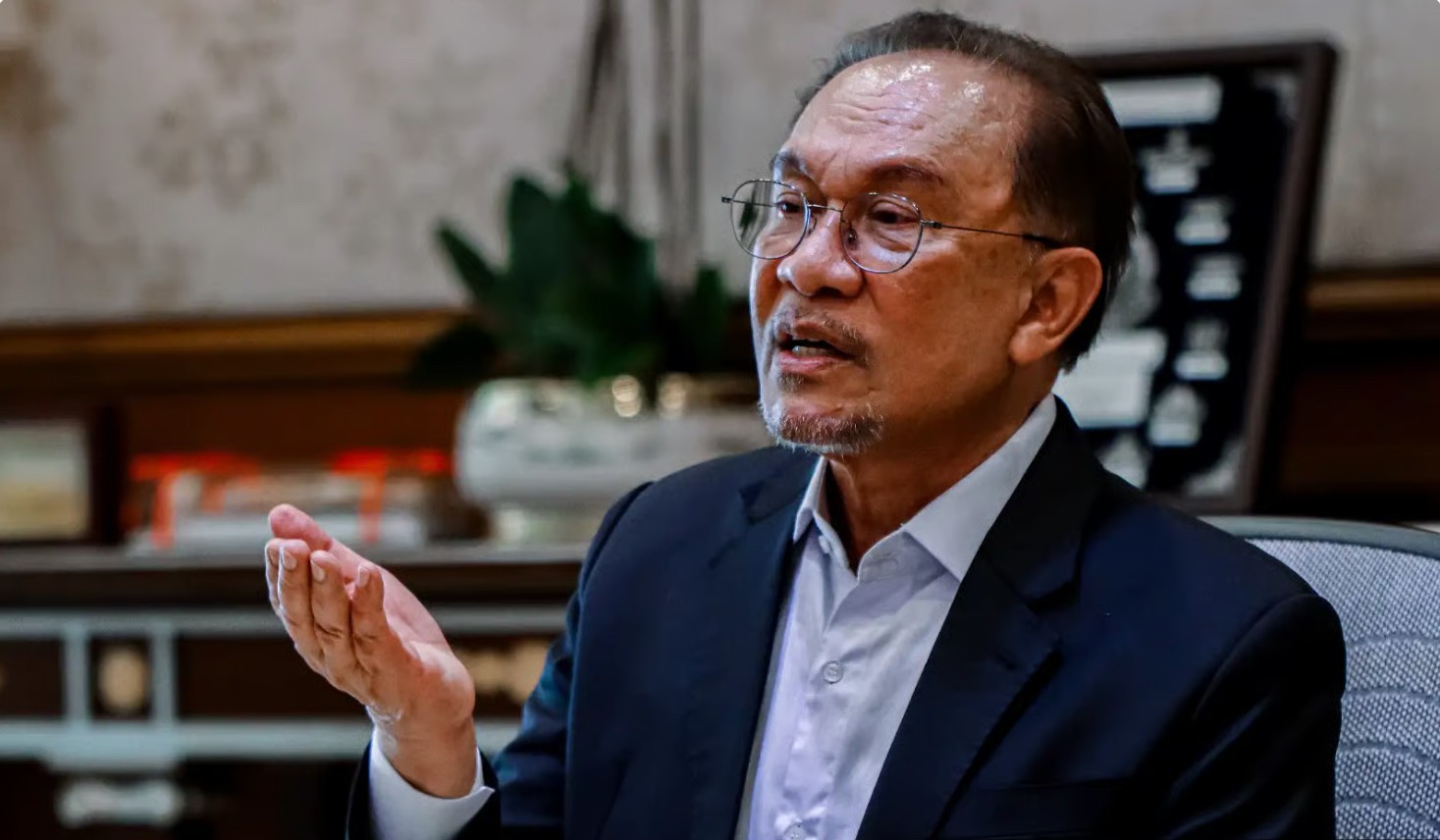 சட்டத்துறை அமைச்சை மீண்டும் நிறுவுவது: அன்வார் பரிசீலனை