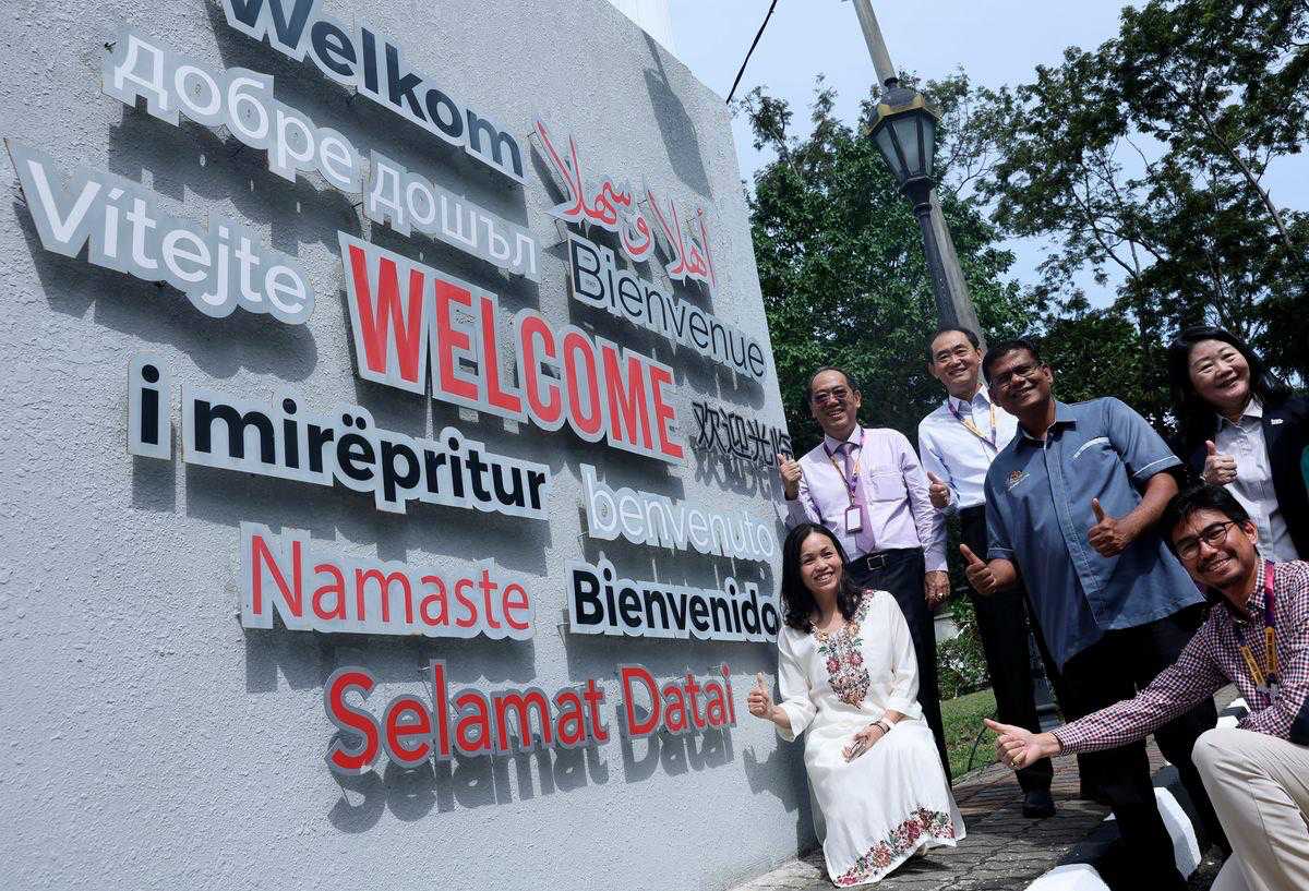 கோலாலம்பூர் கோபுரத்தில் வரவேற்பு சுவரில் தமிழுக்கு இடம்: துணை அமைச்சர் தியோ, கணபதிராவின் பெரும் முயற்சிக்கு வெற்றி