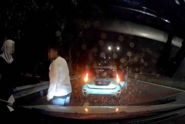 மாதுவை மிரட்டிய ஆடவரைப் போலீஸ் தேடுகிறது