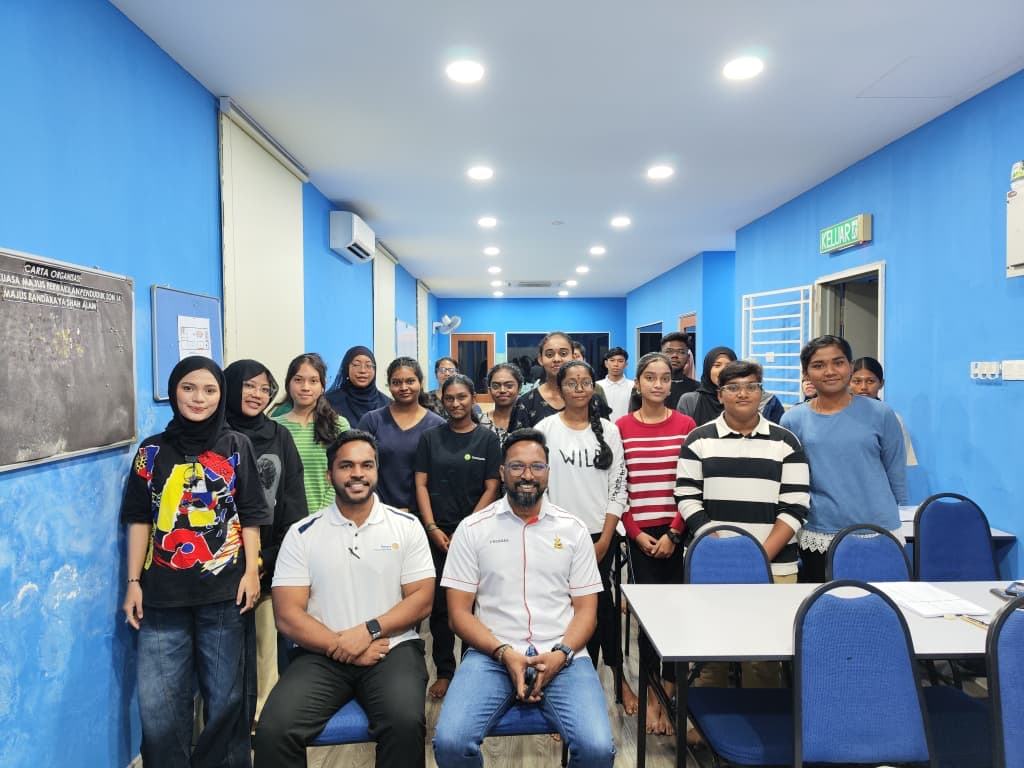 எஸ்பிஎம் தேர்வு மாணவர்கள் வாழ்வில் ஒரு திருப்புமுனையாகும் - கோத்தா கெமுனிங் சட்டமன்ற உறுப்பினர் வலியுறுத்தல்