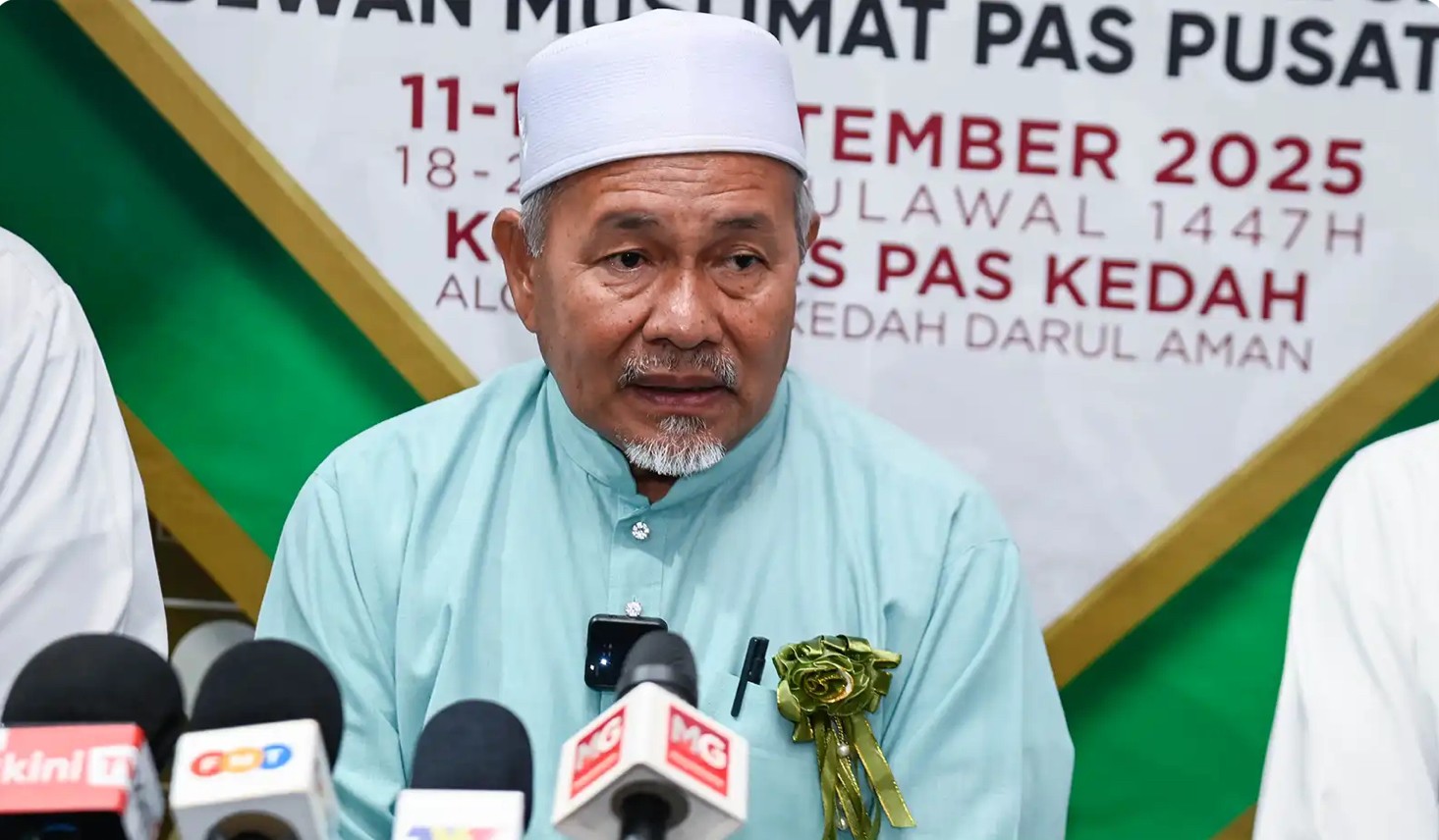 தேசியப் பள்ளிகளில் தமிழ், சீன மொழி போதிக்கப்பட வேண்டும்