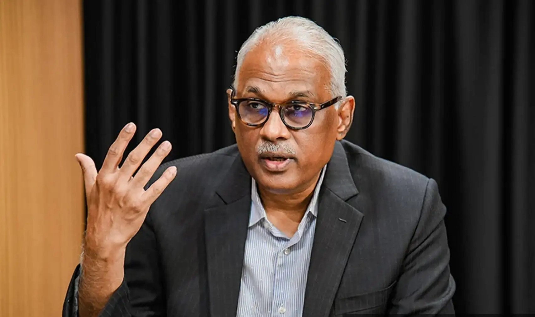 24 மணி நேர சமூகப் பாதுகாப்பில் அந்நியத் தொழிலாளர்களையும் சேர்க்கவும் - சார்ல்ஸ் சந்தியாகோ