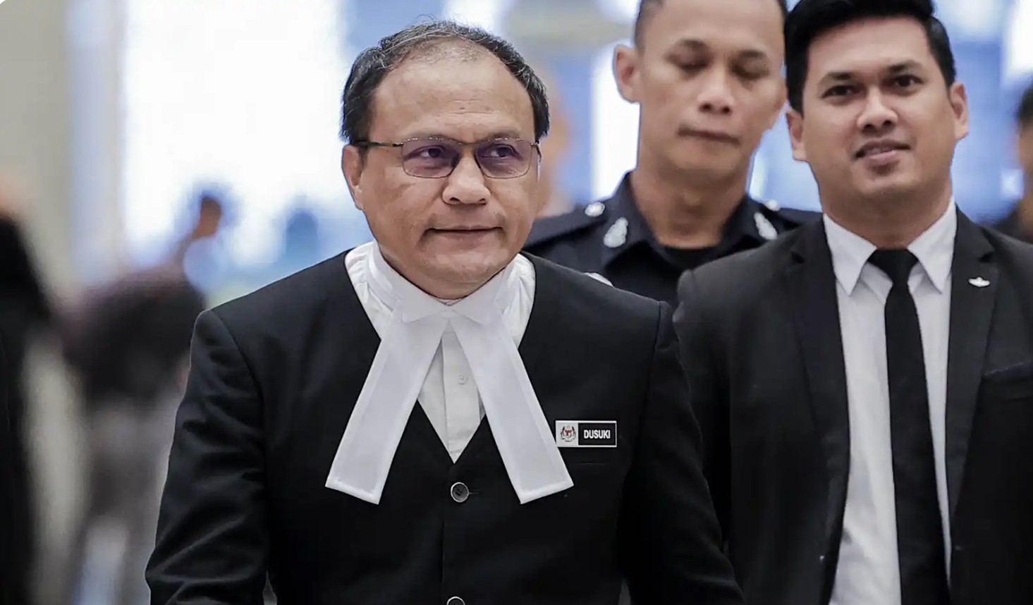 பலாப்ஸ் பயிற்சியாளர் விவகாரம்: சட்டத்துறை தலைவர் முடிவு செய்வார்