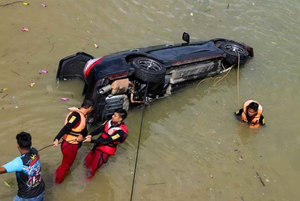 அந்த இரு உடன்பிறப்புகள் இஸ்லாமியர்களே