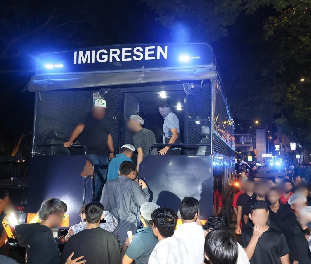 கோலாலம்பூர் 'லிட்டில் பாகிஸ்தானில்' அதிரடிச் சோதனை: சட்டவிரோதமாகத் தங்கியிருந்த 199 பேர் கைது!