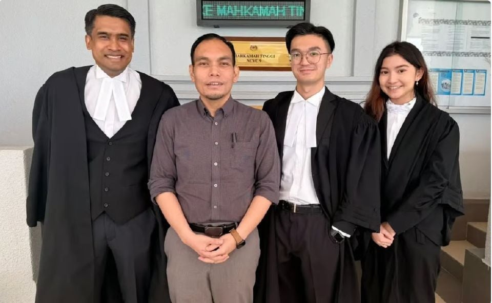 அவதூறு வழக்கு : ஜசெக. எம்.பி. ஷாரெட்ஸான் ஜொஹானிடம்  பாஸ் சட்டமன்ற உறுப்பினர் பகிரங்க மன்னிப்பு