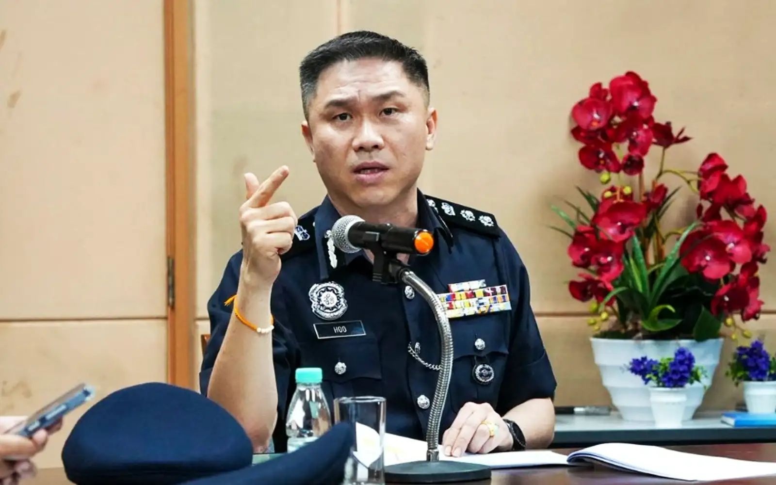 27 வயது பெண் வீட்டில் இறந்த நிலையில் கிடந்தார்