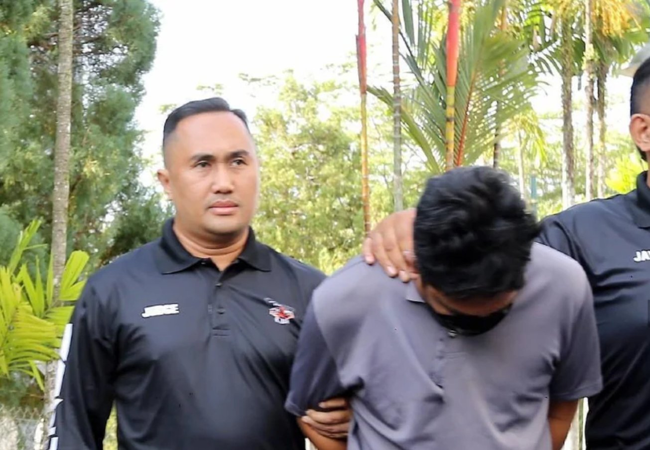 4 போலீஸ்காரர்களைக் கொலை செய்ய முயன்றதாக ஆடவர் மீது குற்றச்சாட்டு!