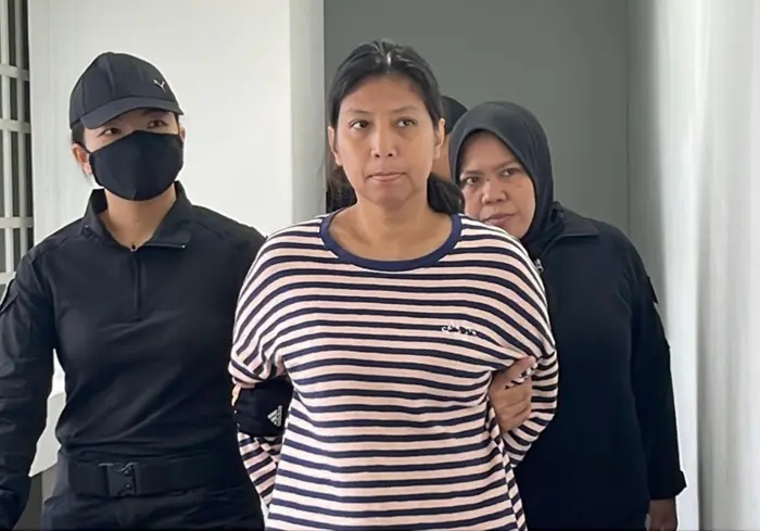 பேராக் சுல்தானைக் கட்டியணைக்க முயன்ற பெண் மீது தாக்குதல் குற்றச்சாட்டு