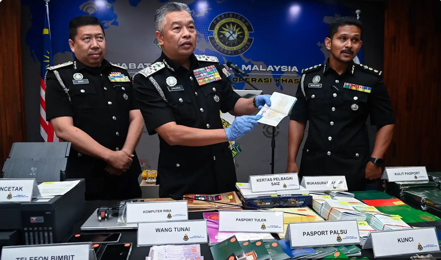 போலி ஆவணங்களைத் தயாரித்து வந்த வங்காளதேசத் கும்பல் முறியடிப்பு