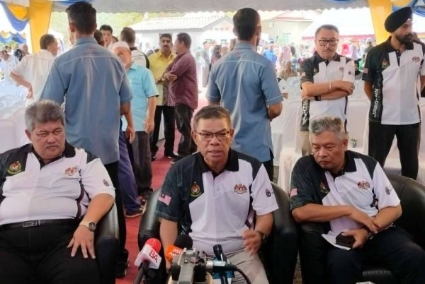 தாய்லாந்தில் துப்பாக்கிகளுடன் பிடிபட்ட மலேசிய ஆடவர் திட்டமிட்ட குற்றச்செயல் கும்பலுடன் தொடர்புடையவரா?