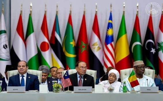 அரபு – இஸ்லாமிய உச்சி மாநாட்டில் பாலஸ்தீன விவகாரம் குறித்த அன்வாரின் உரைக்கு சர்வதேச அளவில் பாராட்டு!