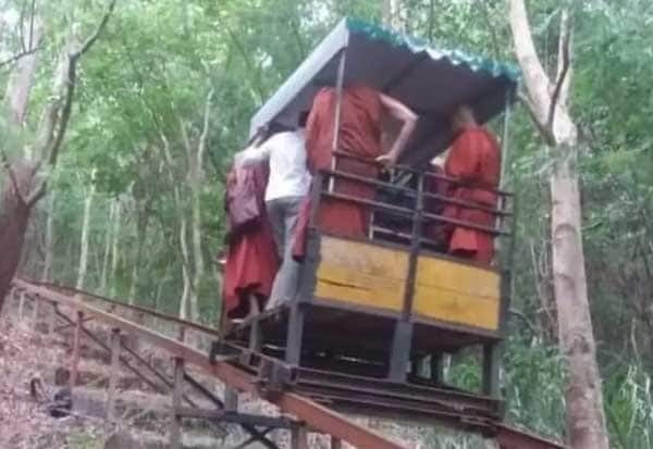 கேபிள் கார் அறுந்து விழுந்ததில் இந்தியர் உட்பட 7 துறவியர் பலி