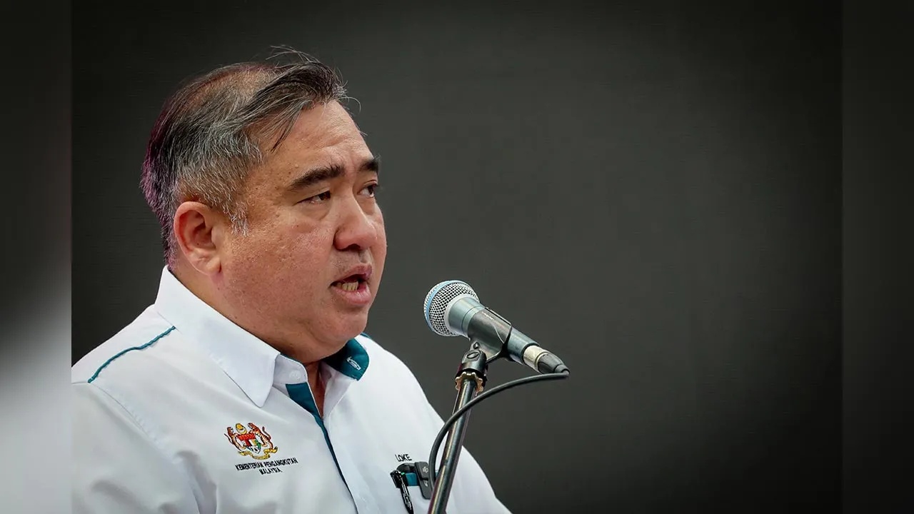 வாகனமோட்டும் லைசென்ஸ் கொண்டுள்ள 24 லட்சம் பேர், ரோன்95 பெட்ரோலைப் பெறத் தகுதி இழக்கின்றனர்