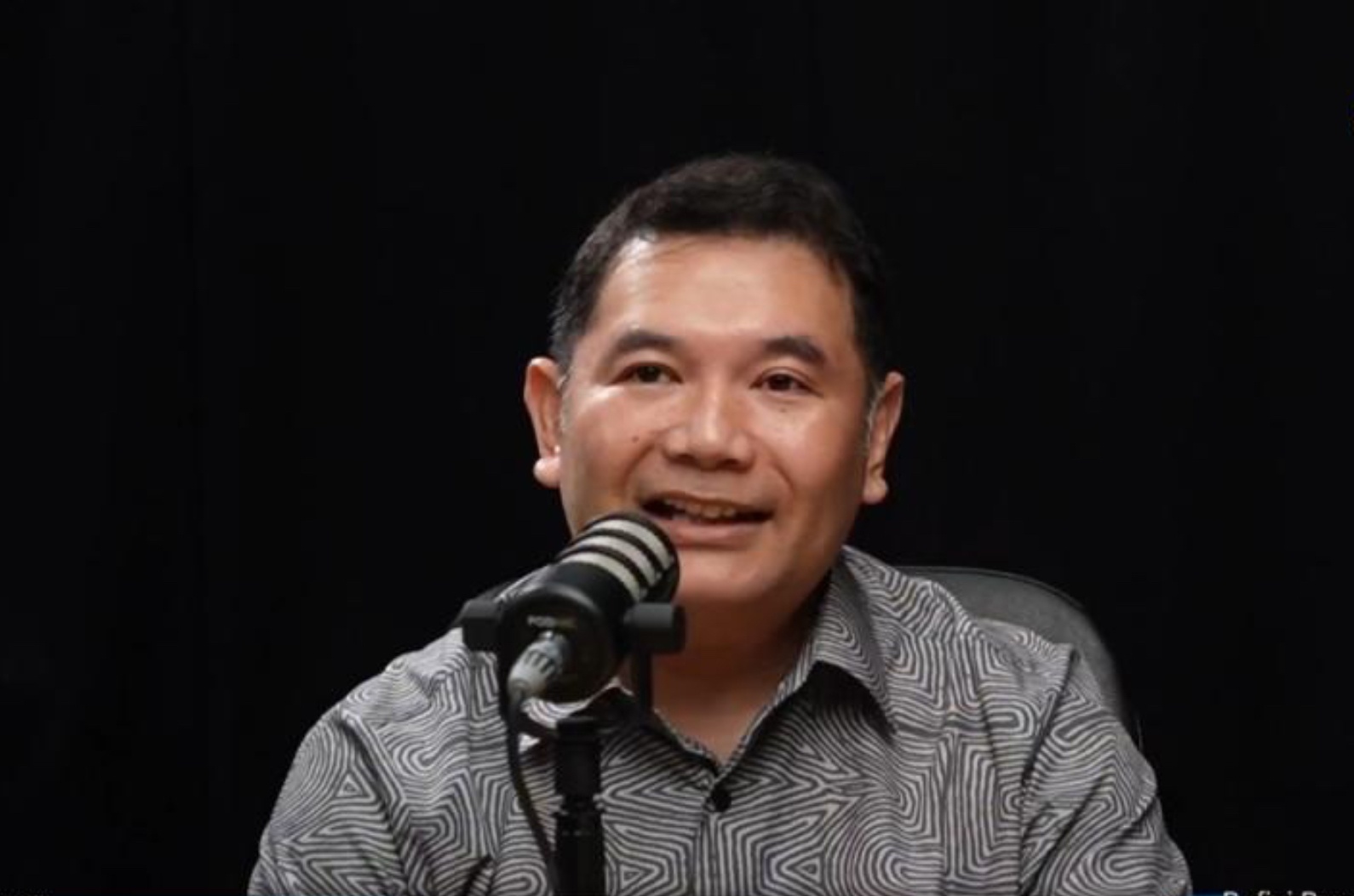 தனது வருமானம் 29 ஆயிரம் ரிங்கிட்