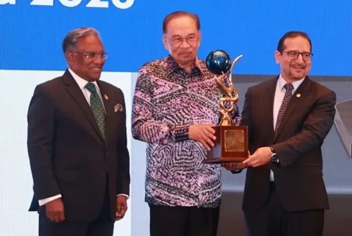 இஸ்ரேலின் ஆணவத்திற்கு எதிராக முஸ்லிம் நாடுகள் கொள்கை ரீதியாக ஒன்றுபட வேண்டும் - அன்வார் வலியுறுத்தல்